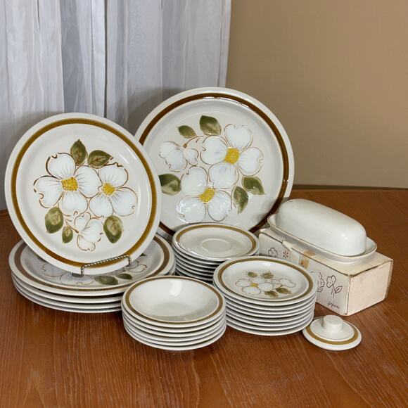 Set/4 Vtg Bread & Butter Plates New Spring by Daniele Collection Dogwood Blossom - Picture 2 of 5